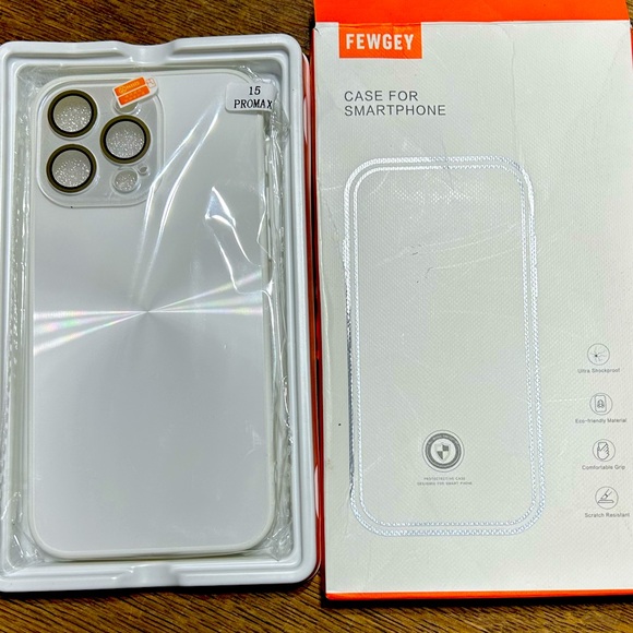 Fewgey Other - White Smartphone Case for 15 Pro Max